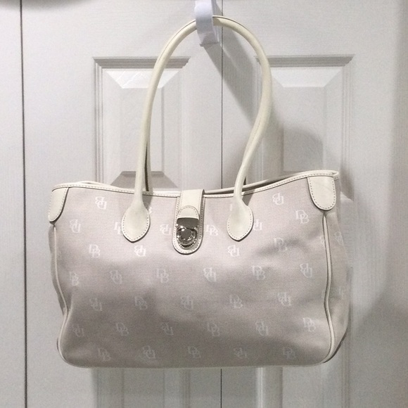 Dooney & Bourke Handbags - Dooney & Bourke Purse